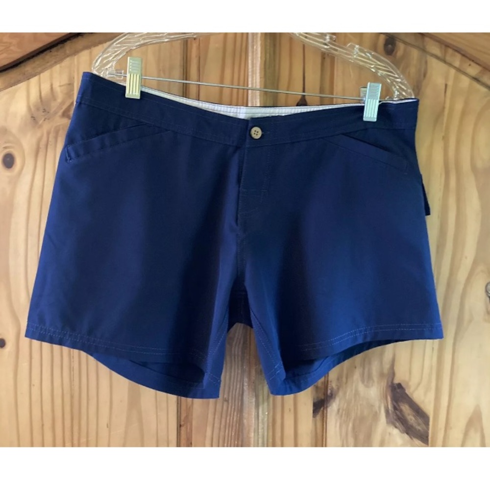 Women's Tormenter navy blue athletic chino shorts size 10